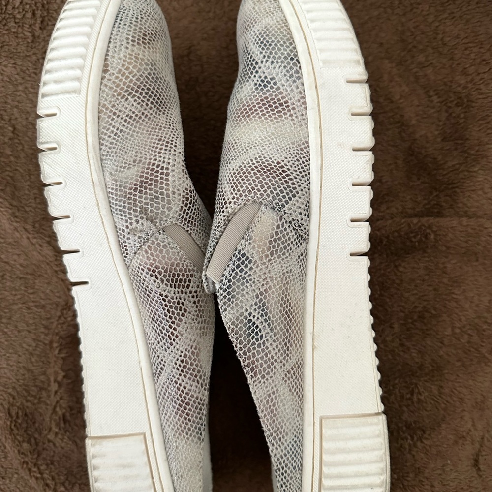 Soul Naturalizer slides. Women’s 10